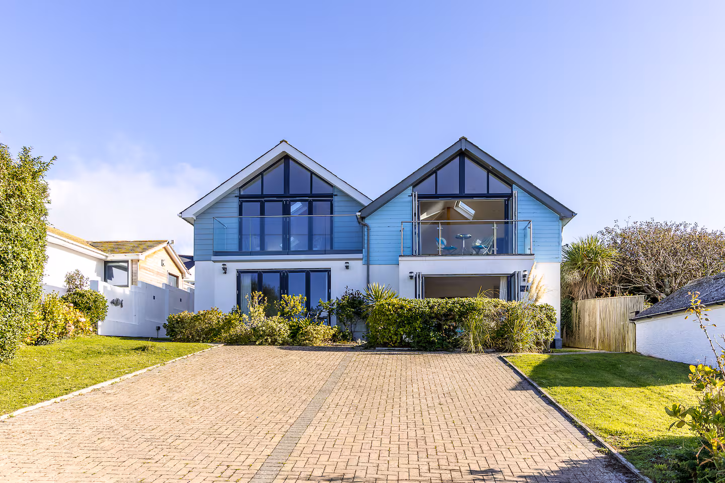 spring-tide-exterior