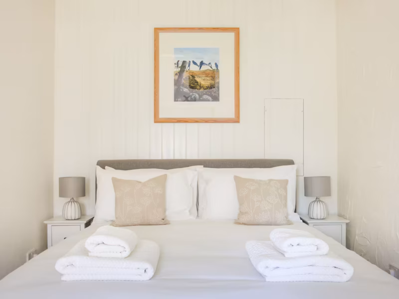 Kine Cottage holiday home bedroom