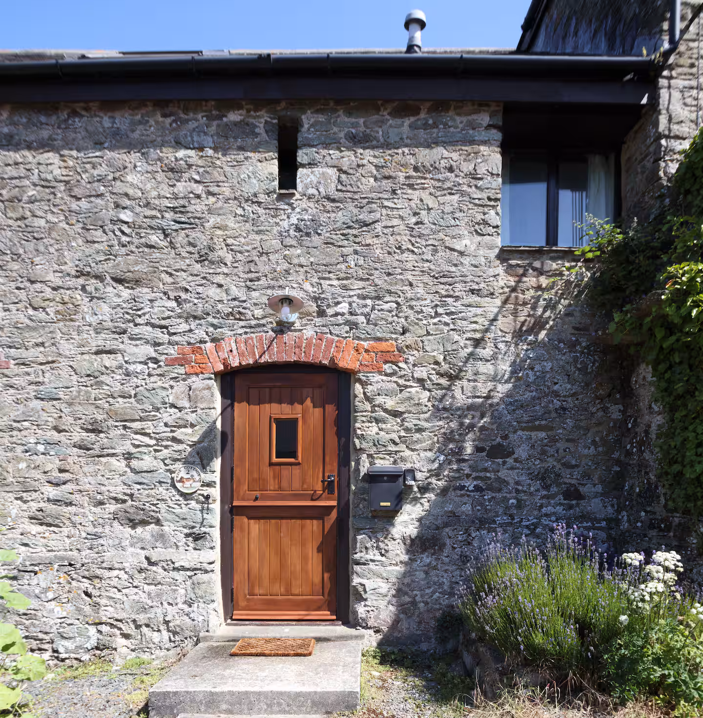 Kine Cottage holiday home exterior