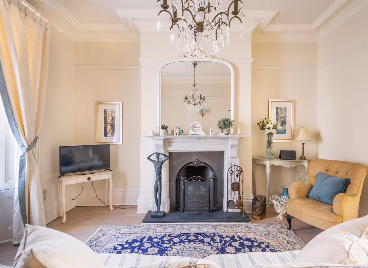 Vine Terrace holiday home living room Kingsbridge
